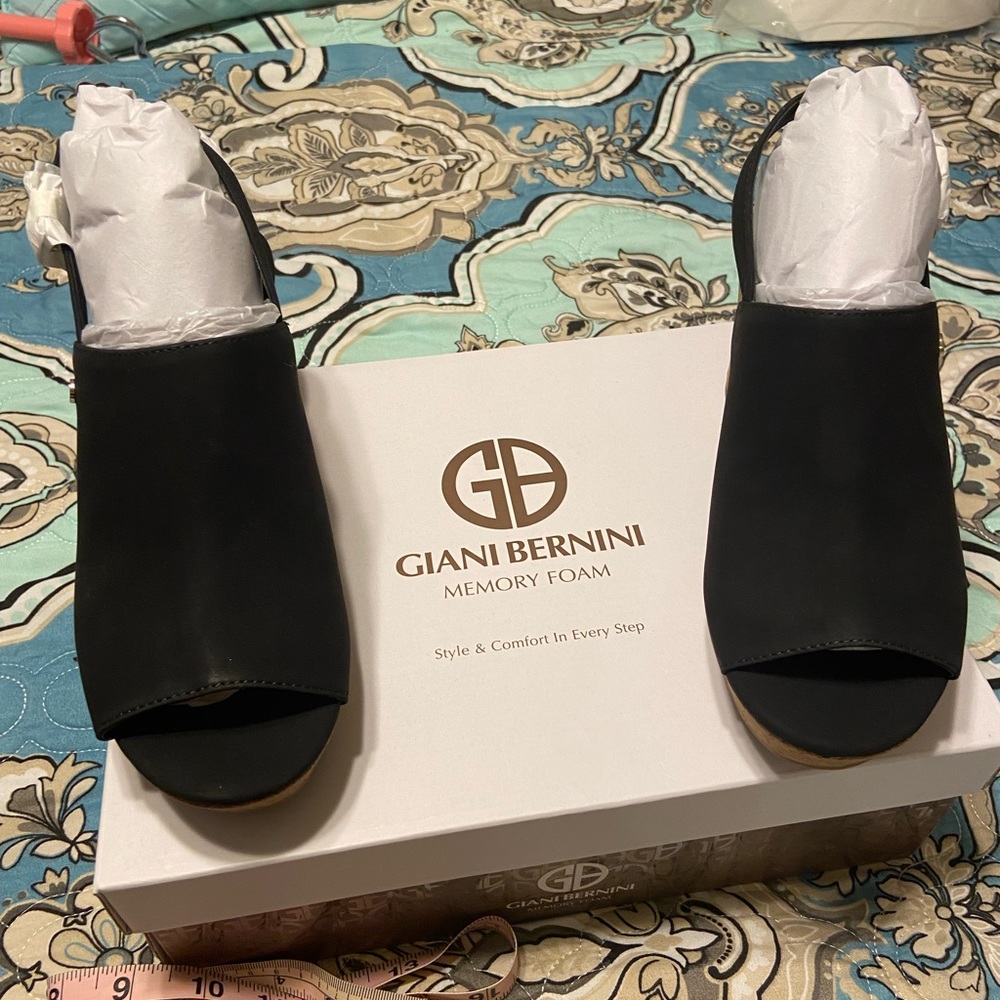 Memory foam style & comfort in every step